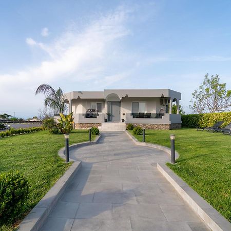 Villa Giota Luxury Living เธโอโลกอส ภายนอก รูปภาพ